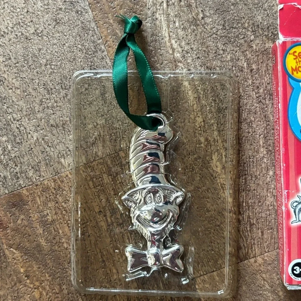 The Cat in the Hat Classic Christmas Ornament